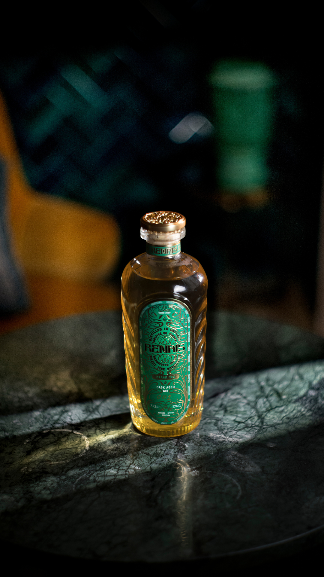 ラス1 日本未発売 RENAIS GIN ルネス ジン 700ml エマワトソン